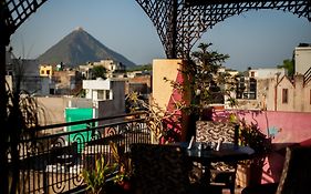 Hotel Everest
